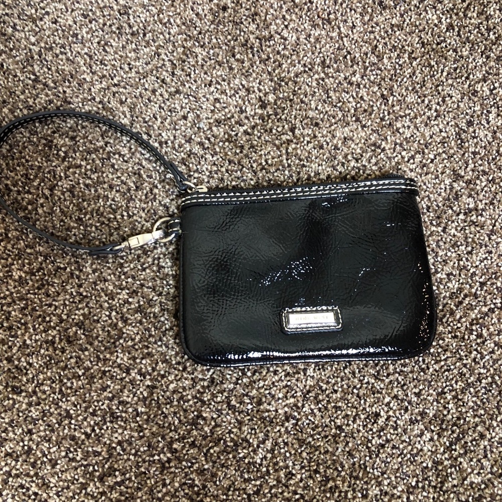 Nine West black wristlet